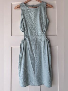 Sleeveless Cutout Midi Dress in Mint Green